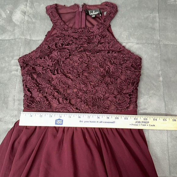 Nordstrom Lulus Skater Halter dress in burgundy. With lace top.‎ Hidden zipper. - Picture 12 of 13